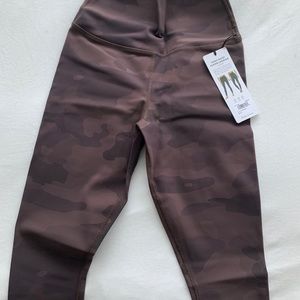 Alo yoga size small brown camo